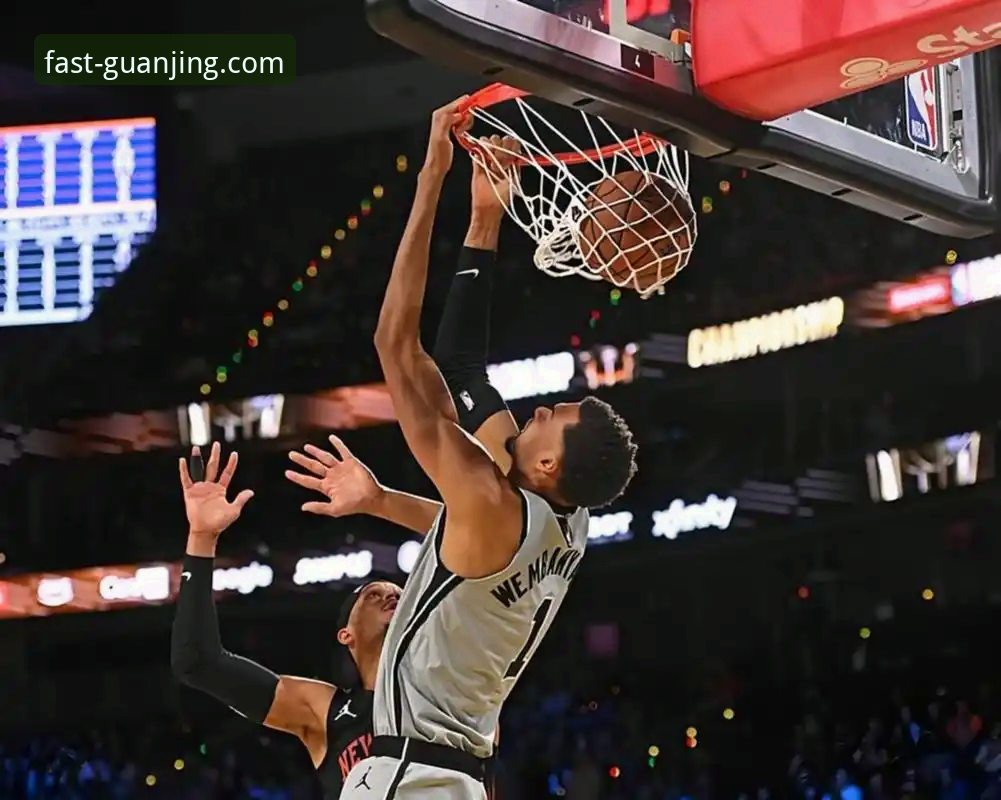 NBA季后赛最新动态：尼克斯队史得分纪录诞生，140-89大胜老鹰强势晋级